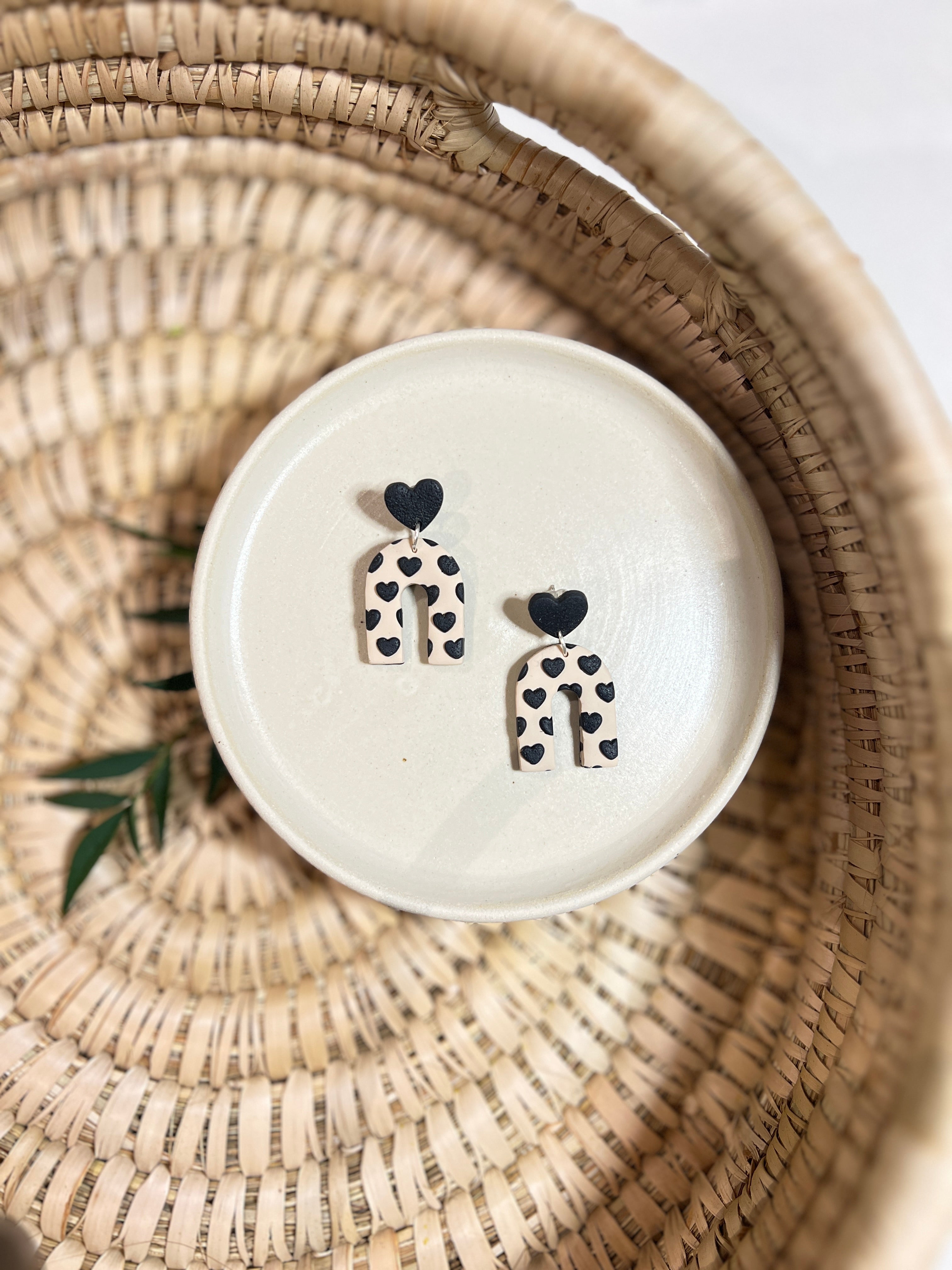 EL7 Cute Goth Earrings, Skull and Heart Jewelry, Emo Aesthetic Polymer Clay Gift