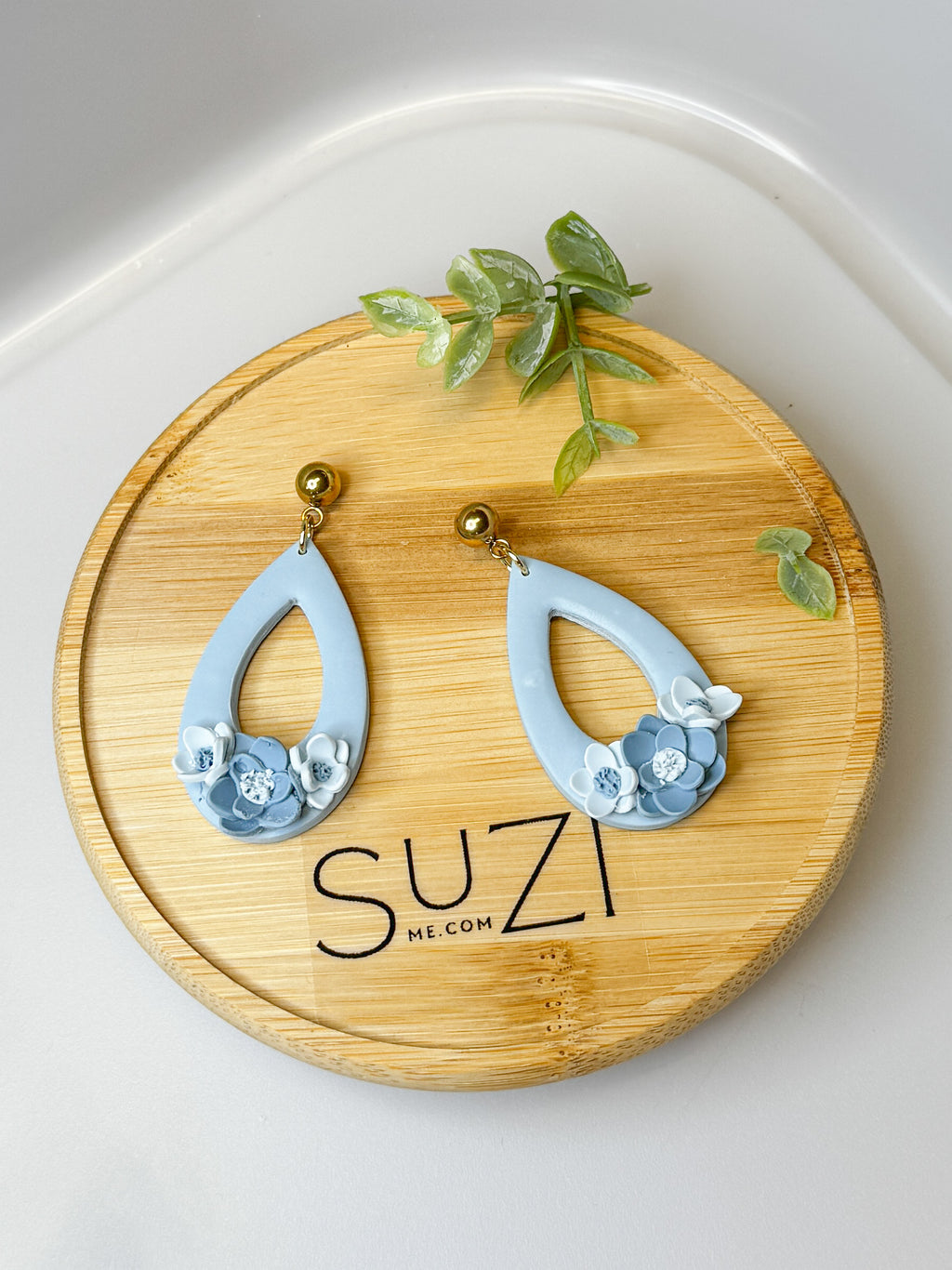 J13 Dove Blue Floral Clay Earrings – Lightweight Bridal & Spring Statement Earrings