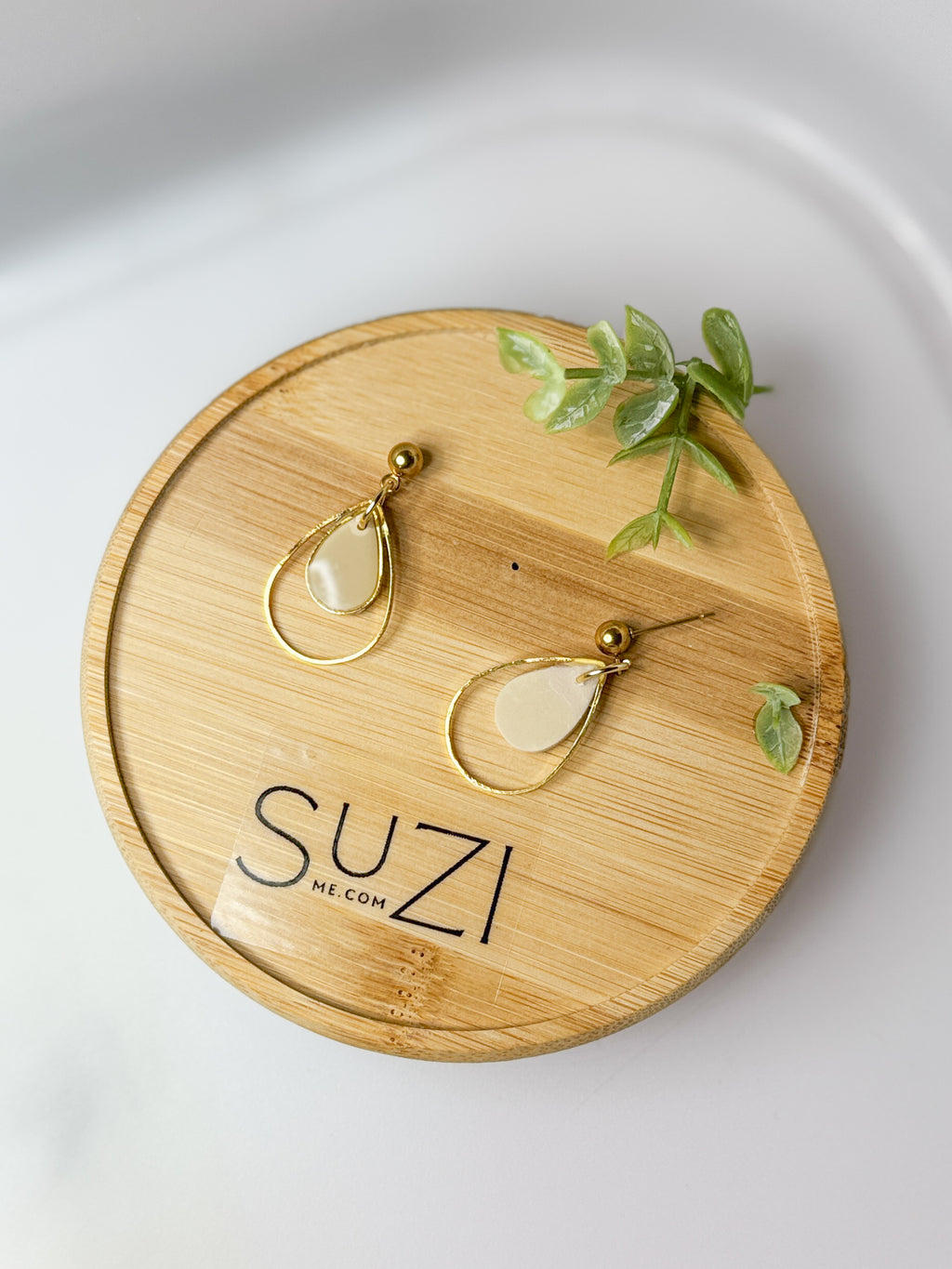 DIANA2 Small Teardrop Dangle Earring, Gold Beige Peach Pink, Lightweight Polymer Clay Handmade Earrings, Everyday Wear
