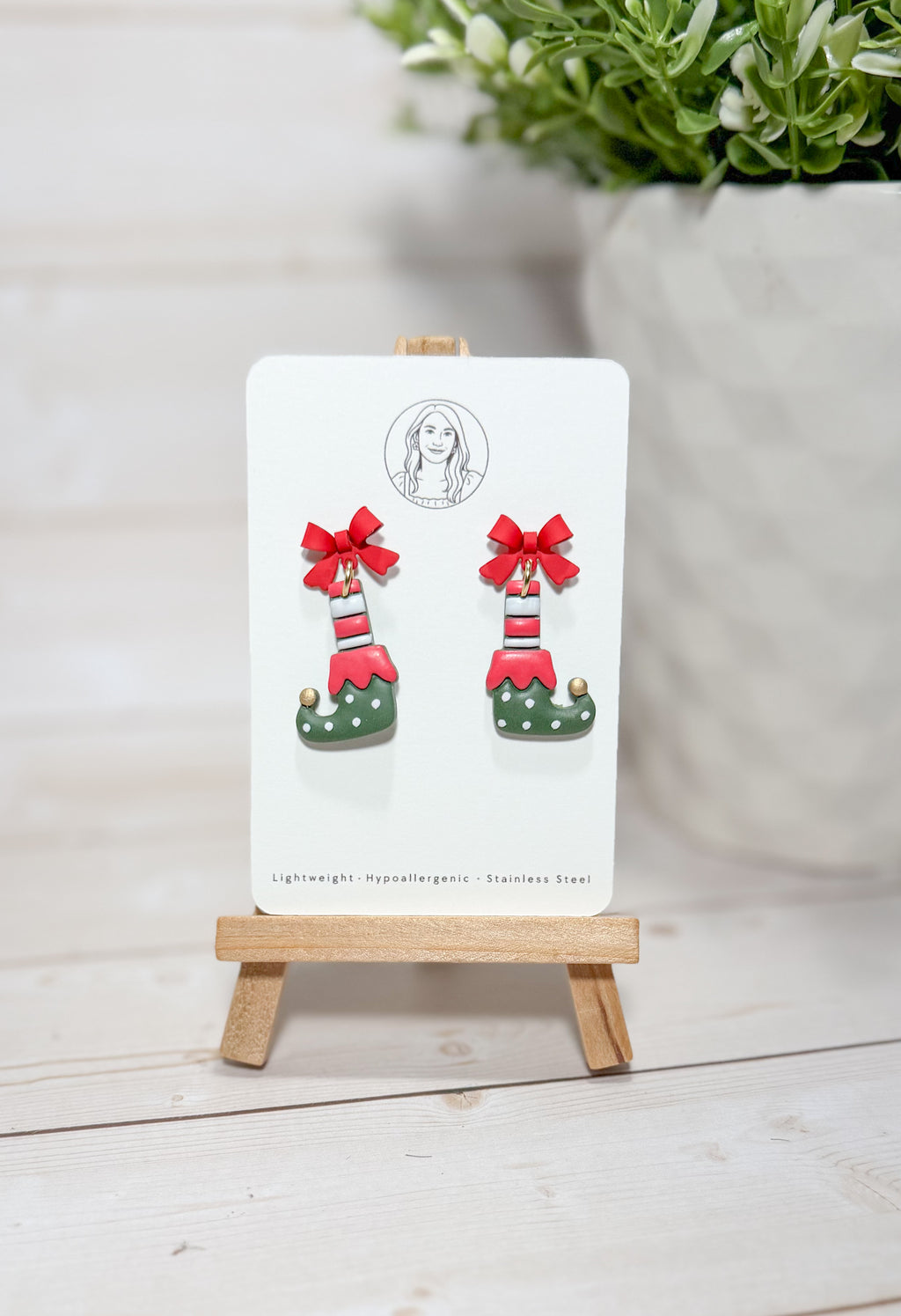 Christmas Elf Shoe Dangle Earrings – Cute Red and Green Polymer Clay Holiday Earrings with Bow Studs, Whimsical Gift