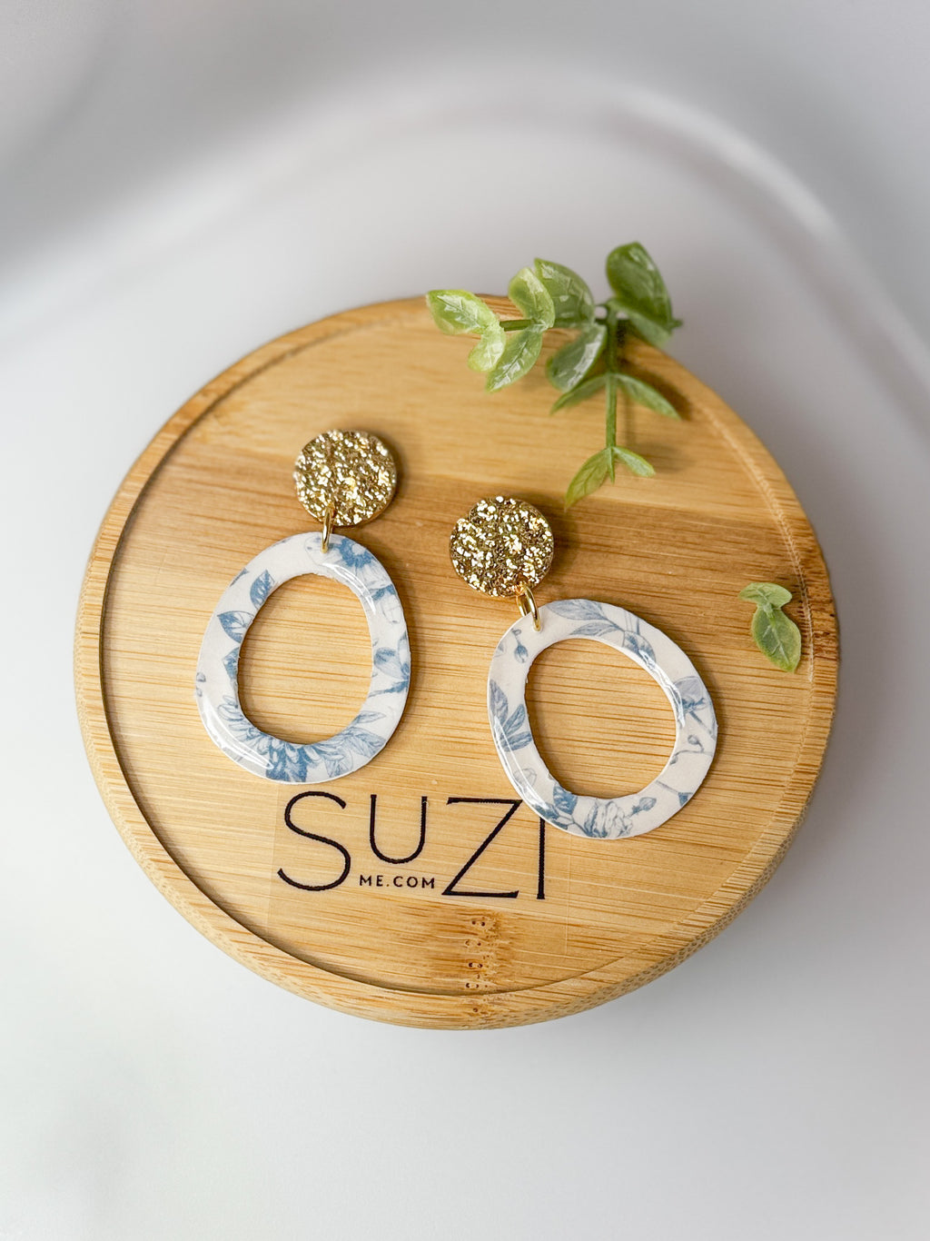 J10 Dove Blue Floral Clay Earrings – Lightweight Bridal & Spring Statement Earrings