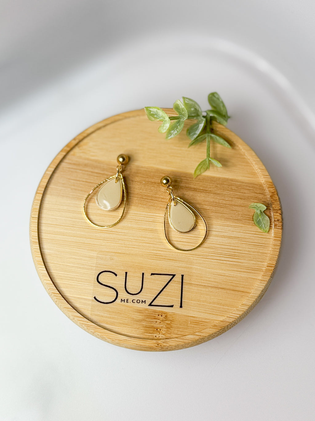 DIANA2 Small Teardrop Dangle Earring, Gold Beige Peach Pink, Lightweight Polymer Clay Handmade Earrings, Everyday Wear