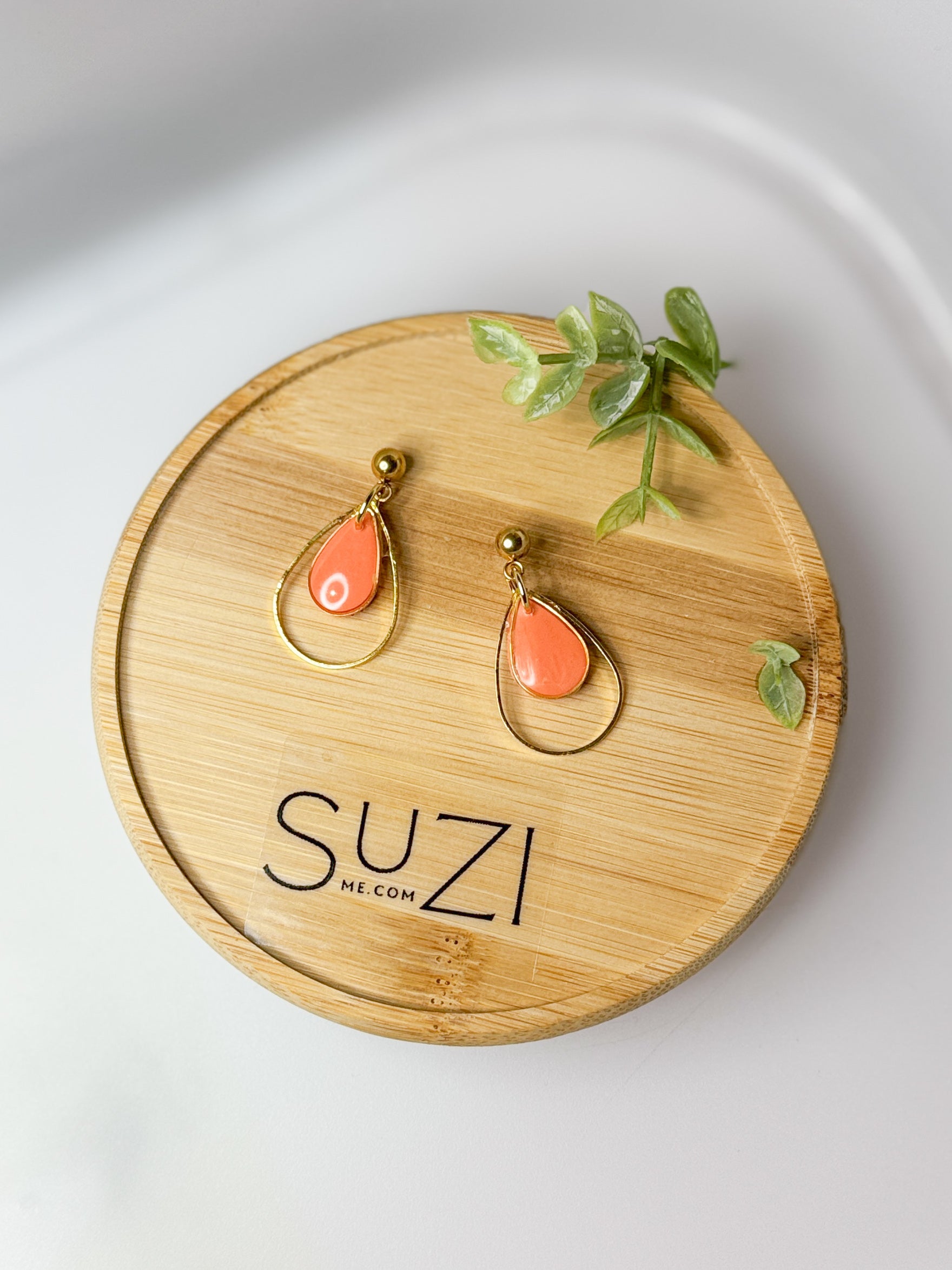 DIANA2 Small Teardrop Dangle Earring, Gold Beige Peach Pink, Lightweight Polymer Clay Handmade Earrings, Everyday Wear