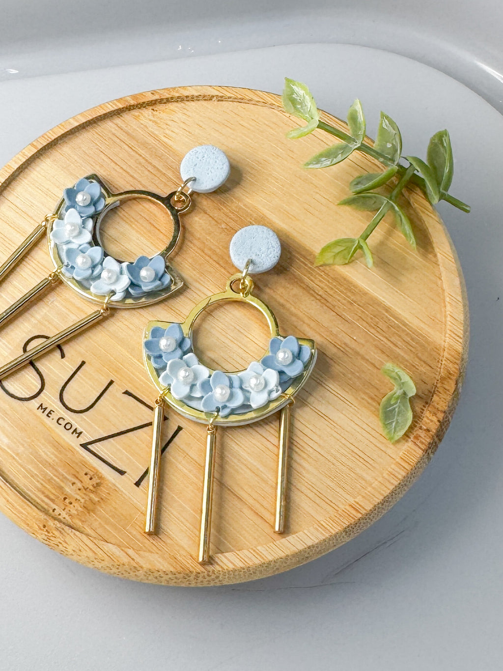 J14 Dove Blue Floral Clay Earrings – Lightweight Bridal & Spring Statement Earrings