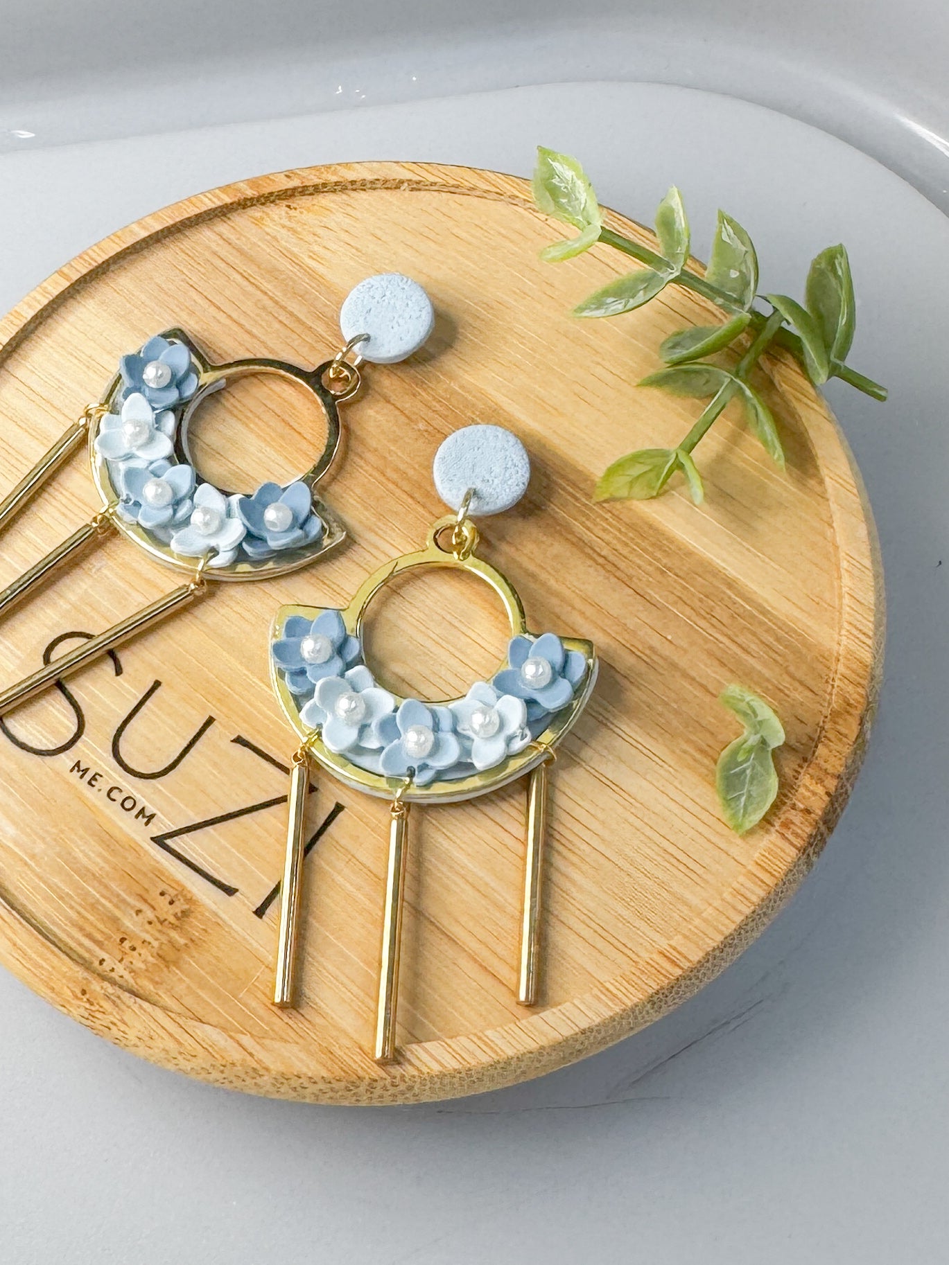 J14 Dove Blue Floral Clay Earrings – Lightweight Bridal & Spring Statement Earrings