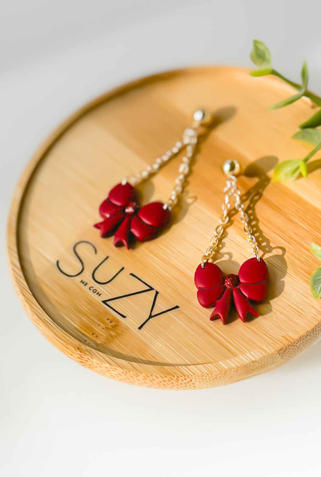Red Christmas Bow Dangle Earrings – Handmade Polymer Clay Ribbon Earrings with Gold Chain, Festive Chain Jewelry