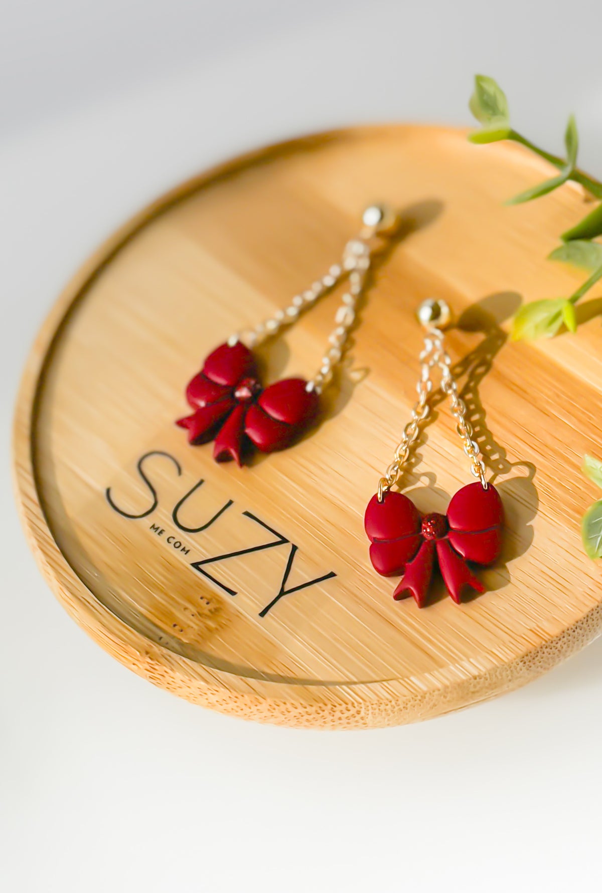 Red Christmas Bow Dangle Earrings – Handmade Polymer Clay Ribbon Earrings with Gold Chain, Festive Chain Jewelry