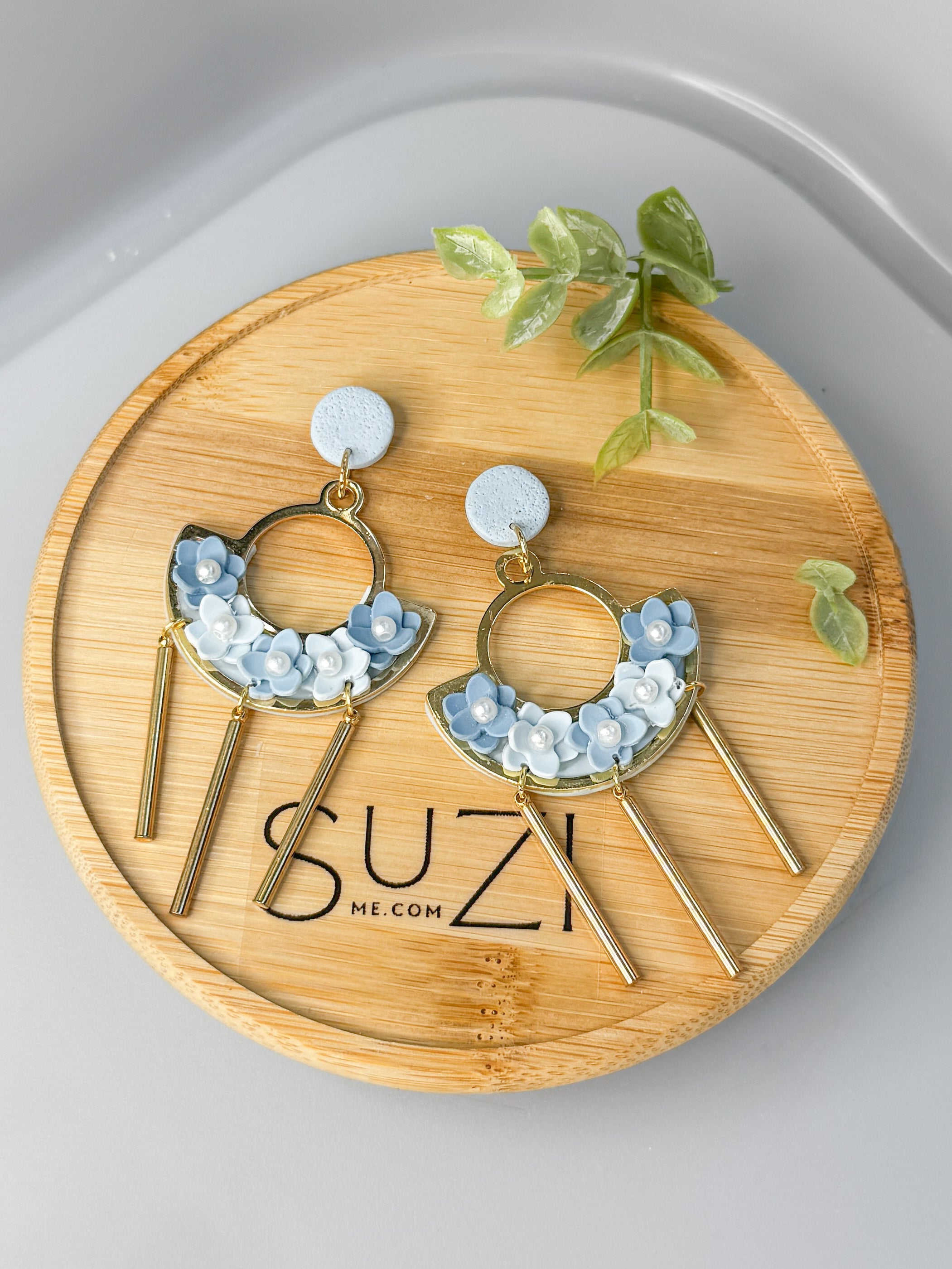 J14 Dove Blue Floral Clay Earrings – Lightweight Bridal & Spring Statement Earrings