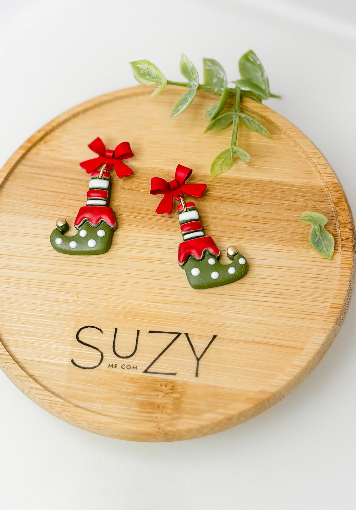 Christmas Elf Shoe Dangle Earrings – Cute Red and Green Polymer Clay Holiday Earrings with Bow Studs, Whimsical Gift
