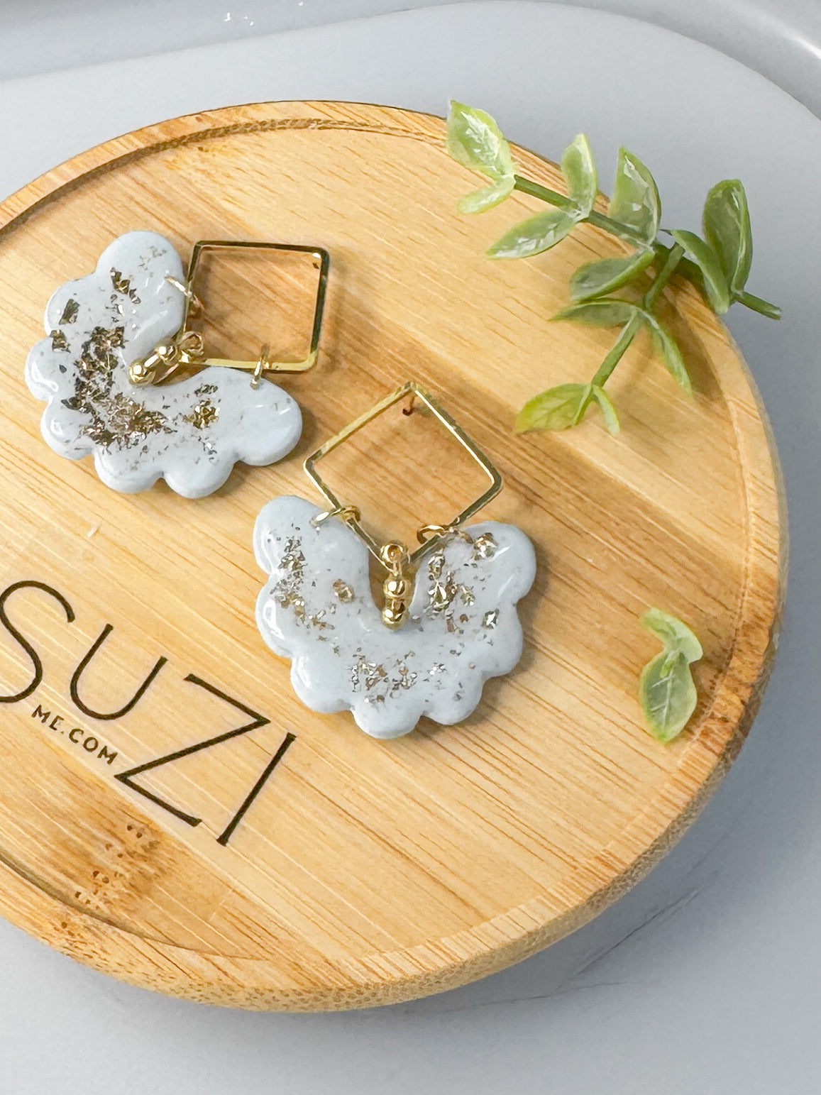 J18 Dove Blue Floral Clay Earrings – Lightweight Bridal & Spring Statement Earrings