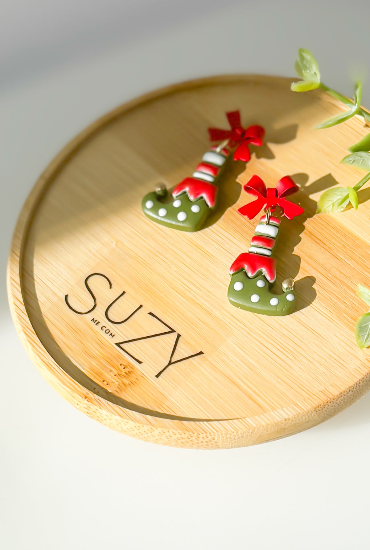 Christmas Elf Shoe Dangle Earrings – Cute Red and Green Polymer Clay Holiday Earrings with Bow Studs, Whimsical Gift
