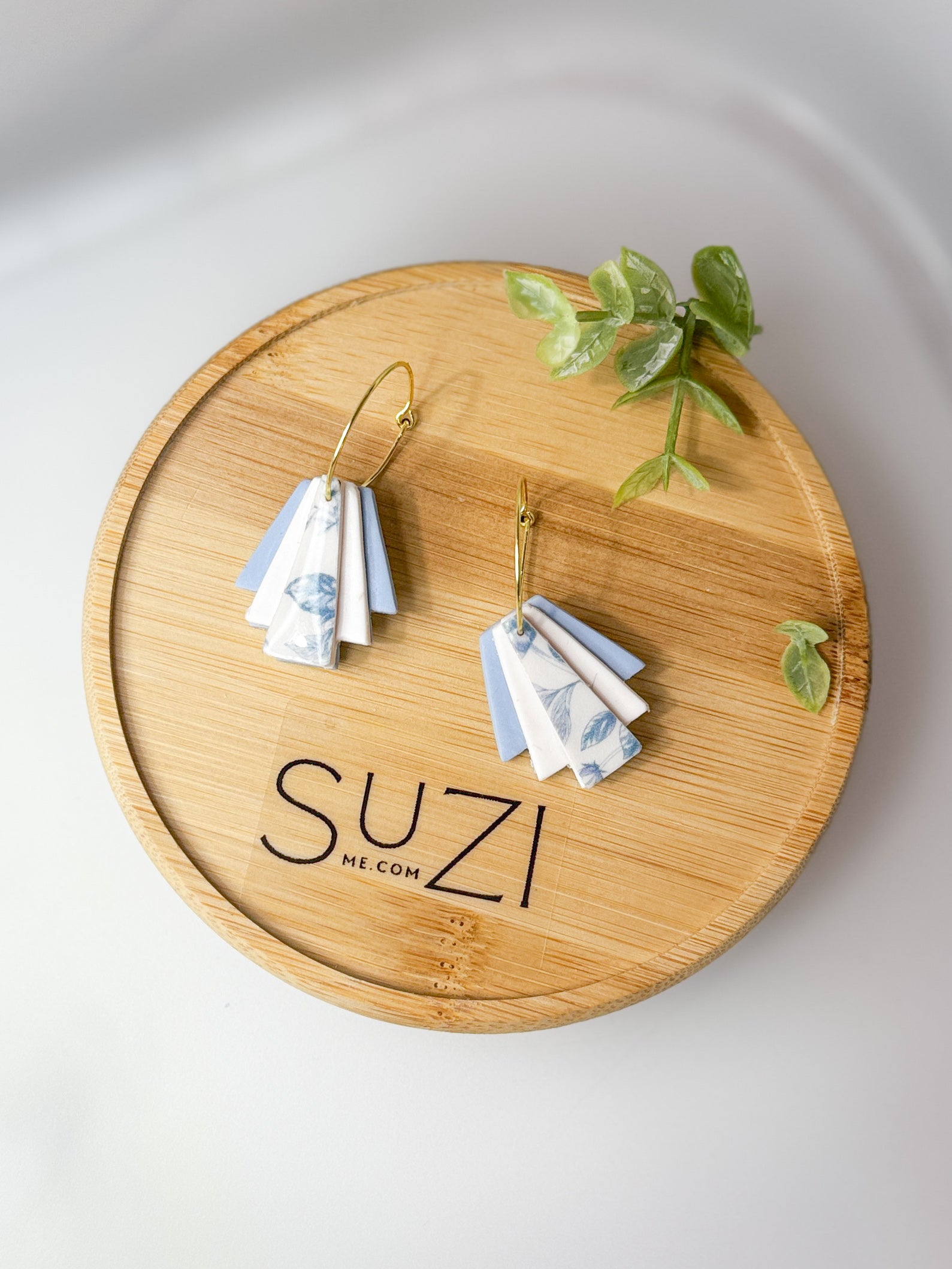J2 Dove Blue Floral Clay Earrings – Lightweight Bridal & Spring Statement Earrings
