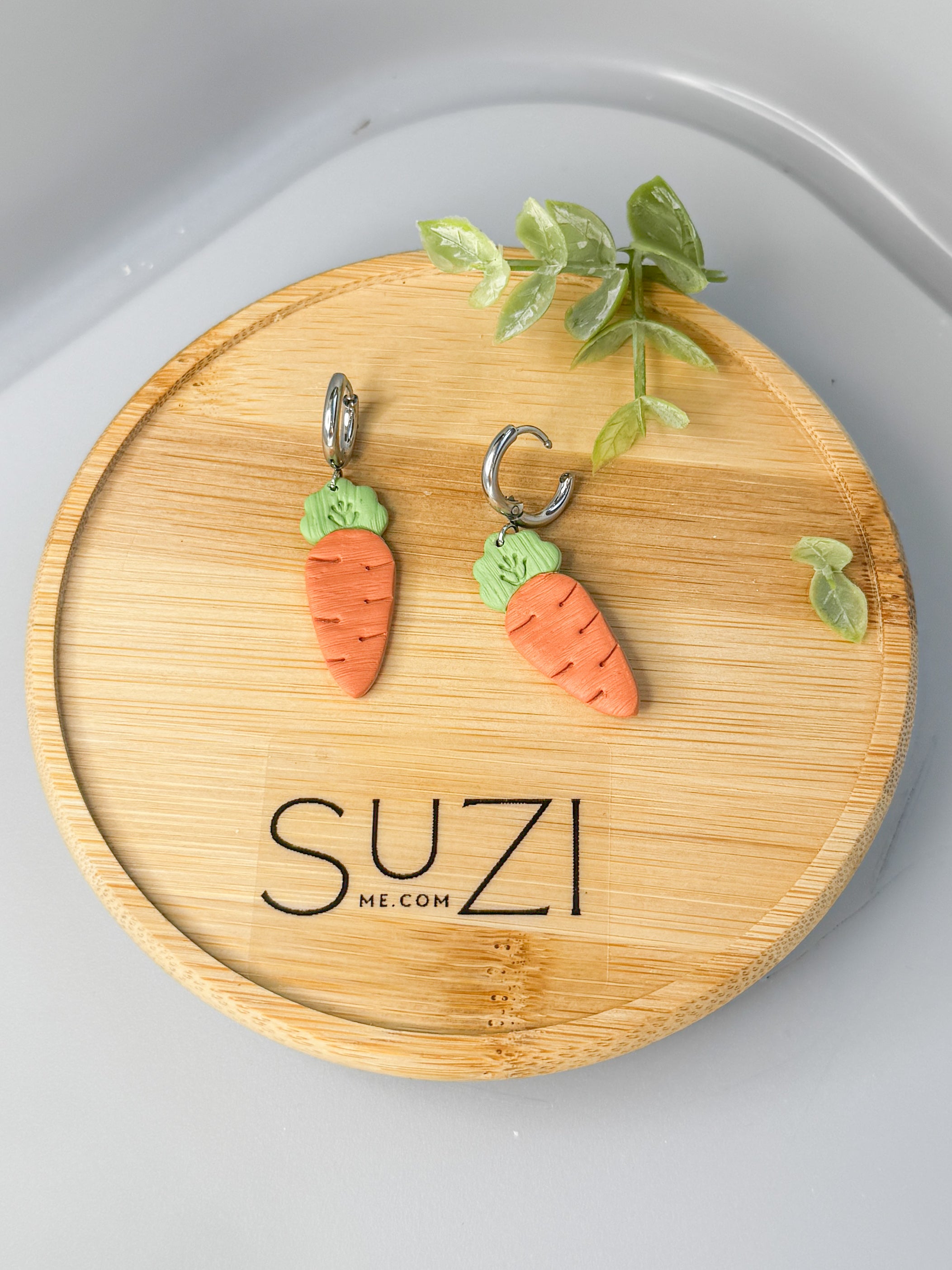 F1 Cute Carrot Dangle Earring, Handmade Polymer clay, Kids, Hypoallergenic, Orange