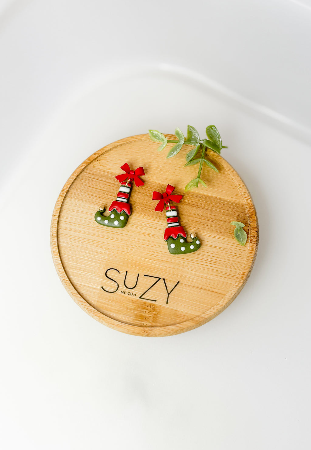 Christmas Elf Shoe Dangle Earrings – Cute Red and Green Polymer Clay Holiday Earrings with Bow Studs, Whimsical Gift