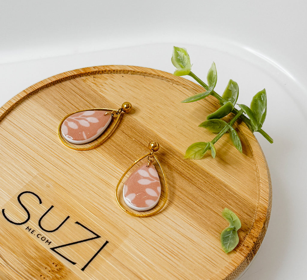 F4 Golden Hour Floral Clay Earrings – Lightweight Warm Tone Statement Jewelry