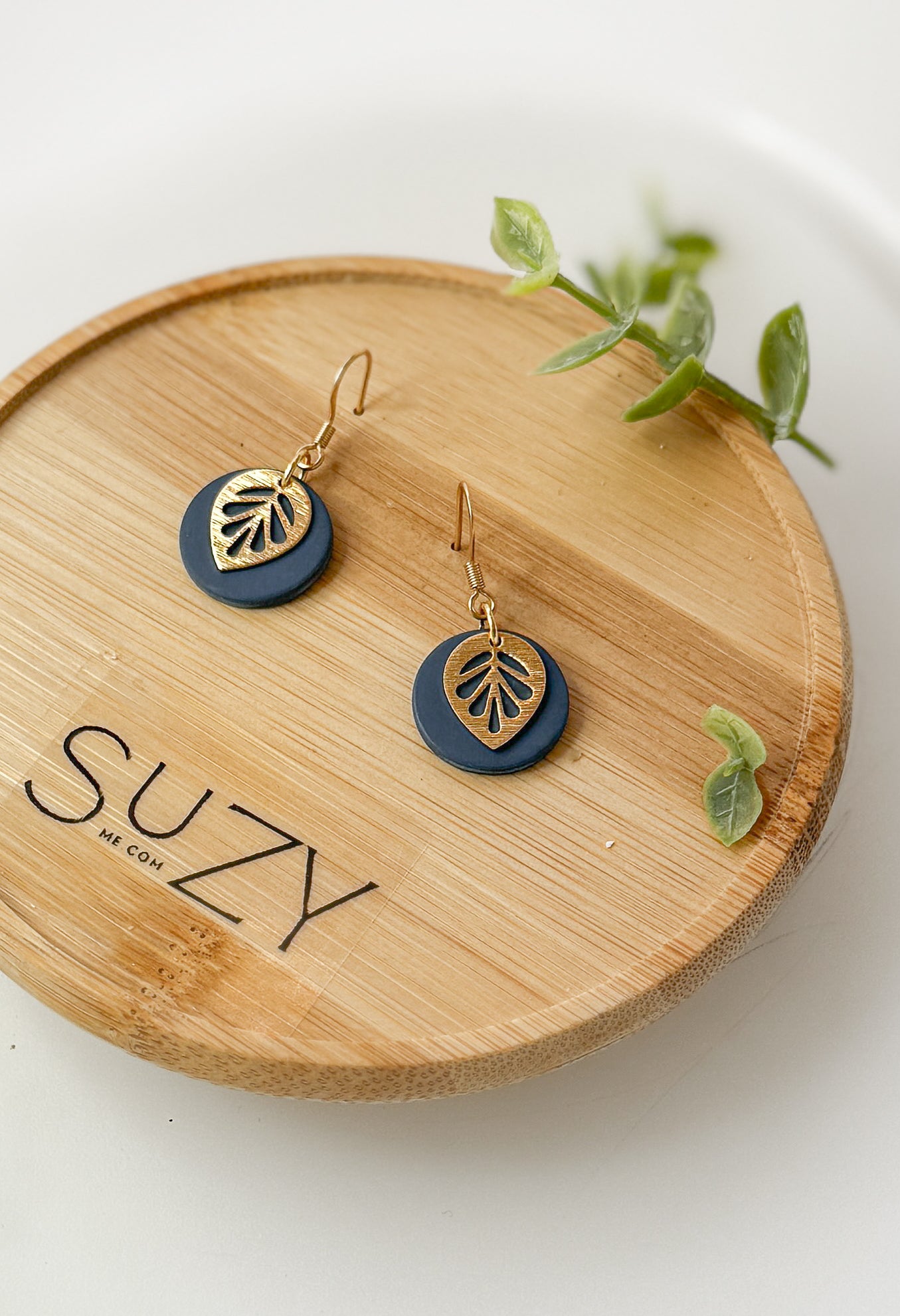 Nancy Lightweight Everyday Wear Earrings, Small, Gold, Assorted Colors, Round with Leaf