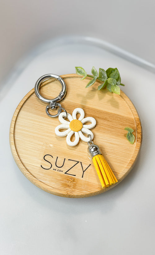 Daisy Keychain White and Yellow, Teen and kids Gifts, Polymer ClayBag Tag