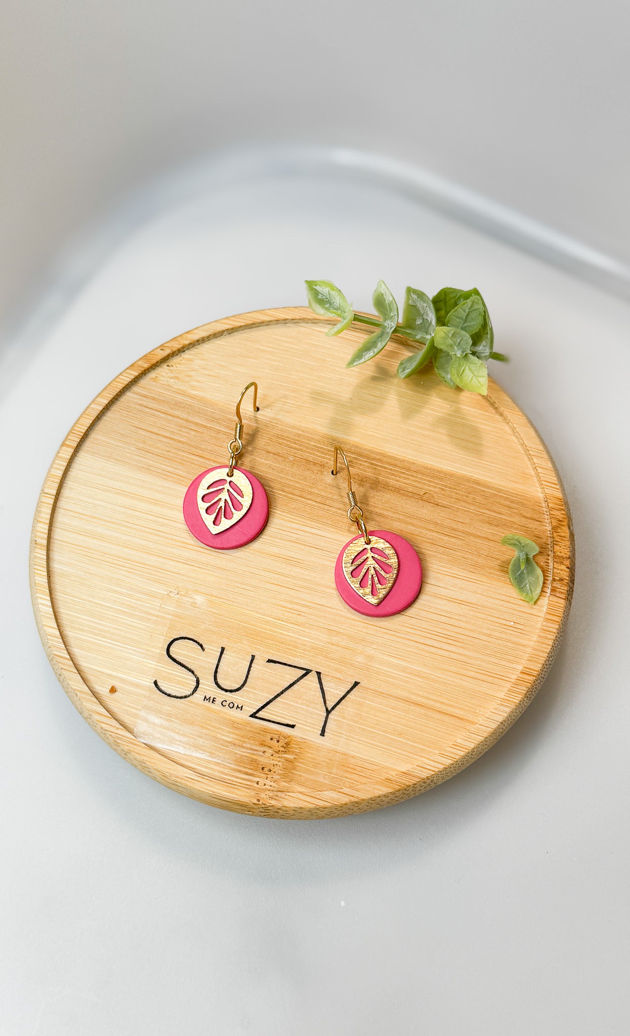 Nancy Lightweight Everyday Wear Earrings, Small, Gold, Assorted Colors, Round with Leaf