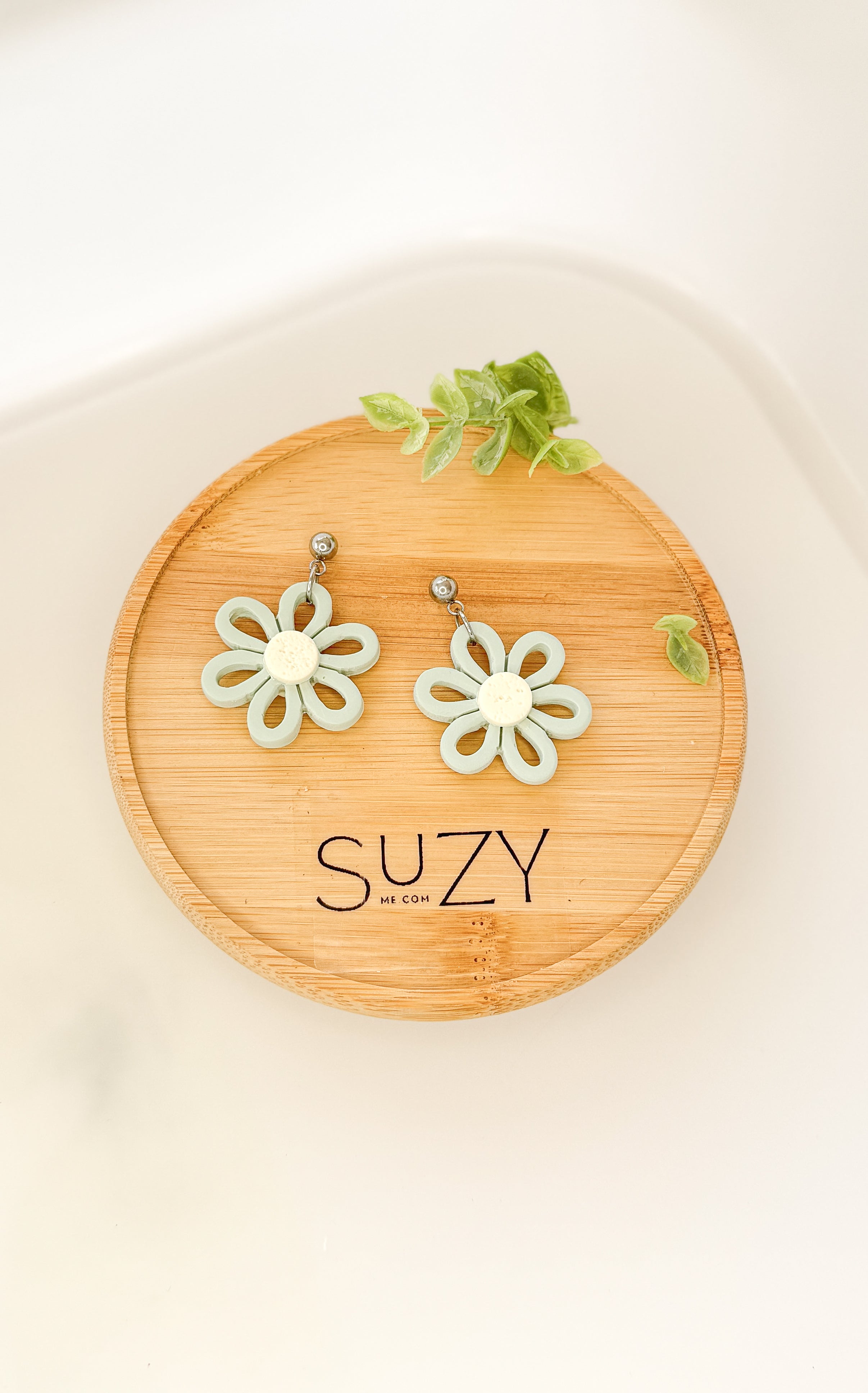 Daisy Floral Inspired Clay Earrings – Lightweight Pastel Colors Statement Jewelry, Everyday Wear