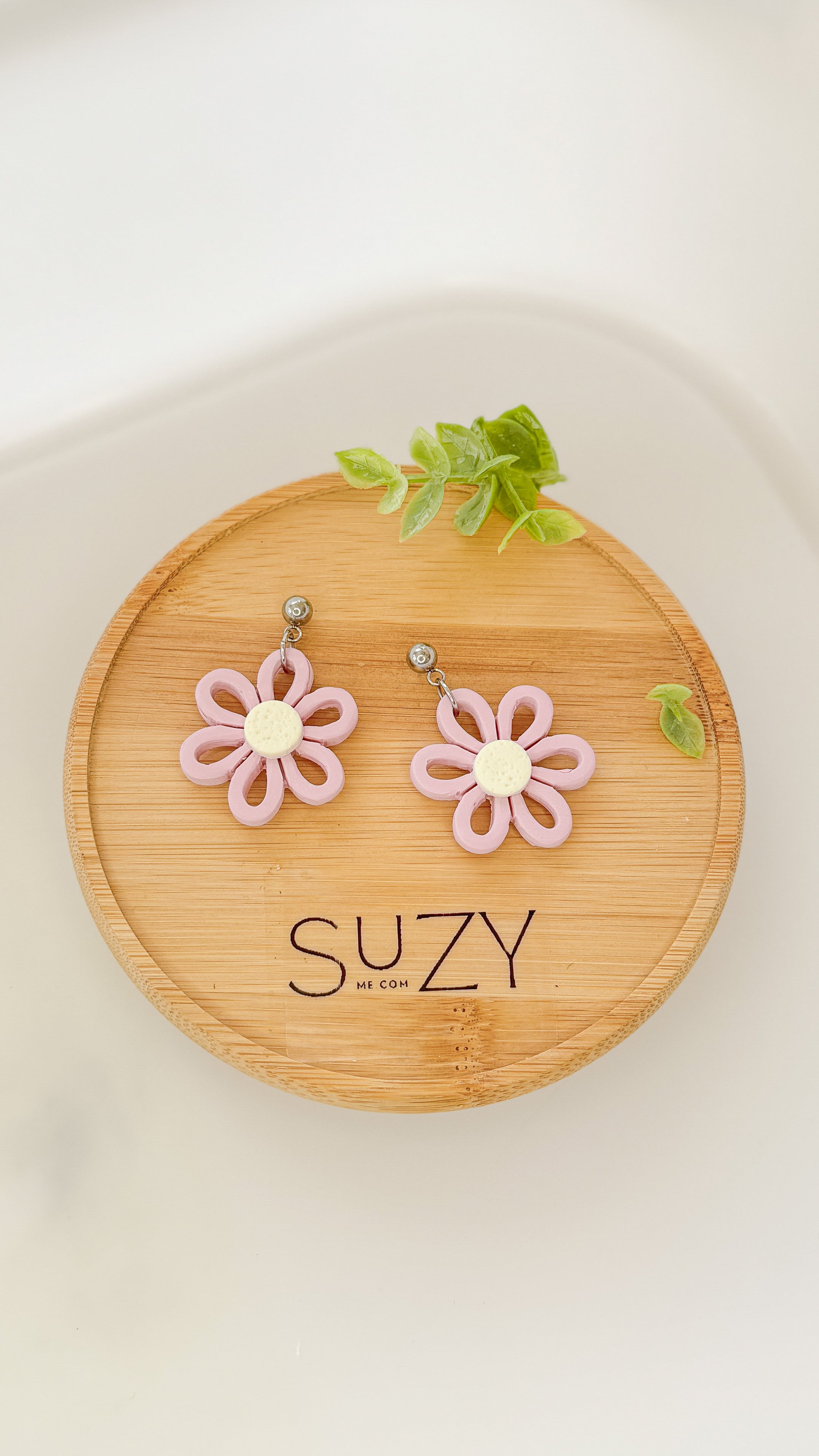 Daisy Floral Inspired Clay Earrings – Lightweight Pastel Colors Statement Jewelry, Everyday Wear
