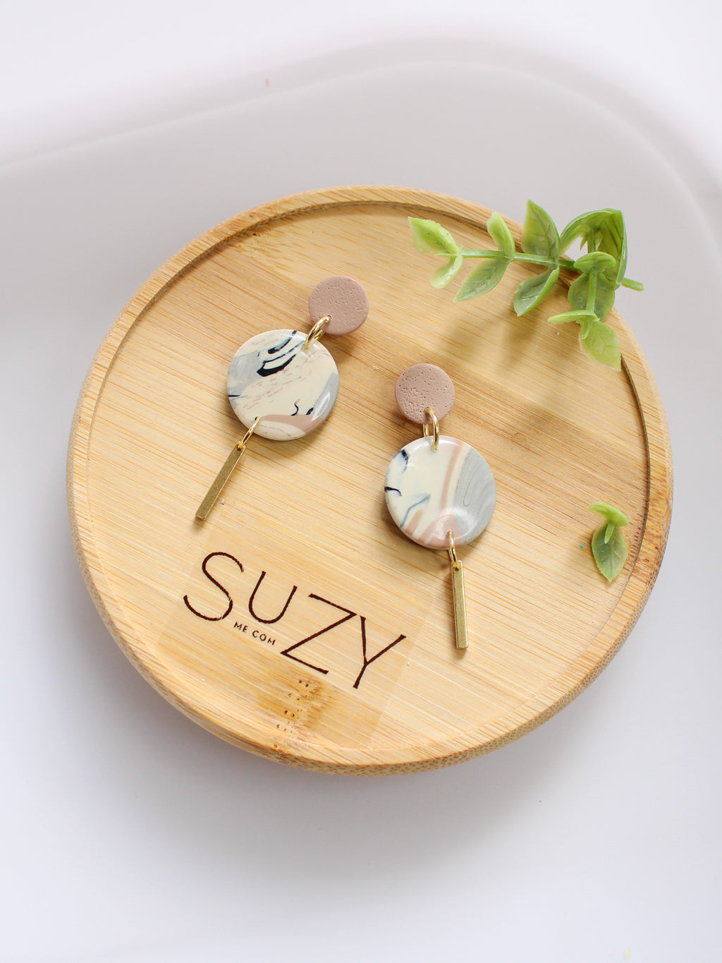 TL1 Terrazzo Neutral Lightweight Hypoallergenic Earrings | Modern Blush, black & Ivory Circle Dangle Earrings with Gold Bar | Gift for Her | Boutique