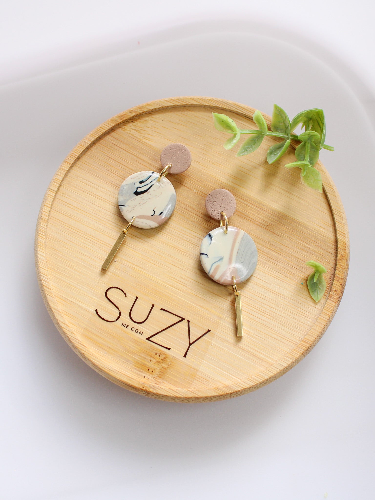 TL1 Terrazzo Neutral Lightweight Hypoallergenic Earrings | Modern Blush, black & Ivory Circle Dangle Earrings with Gold Bar | Gift for Her | Boutique