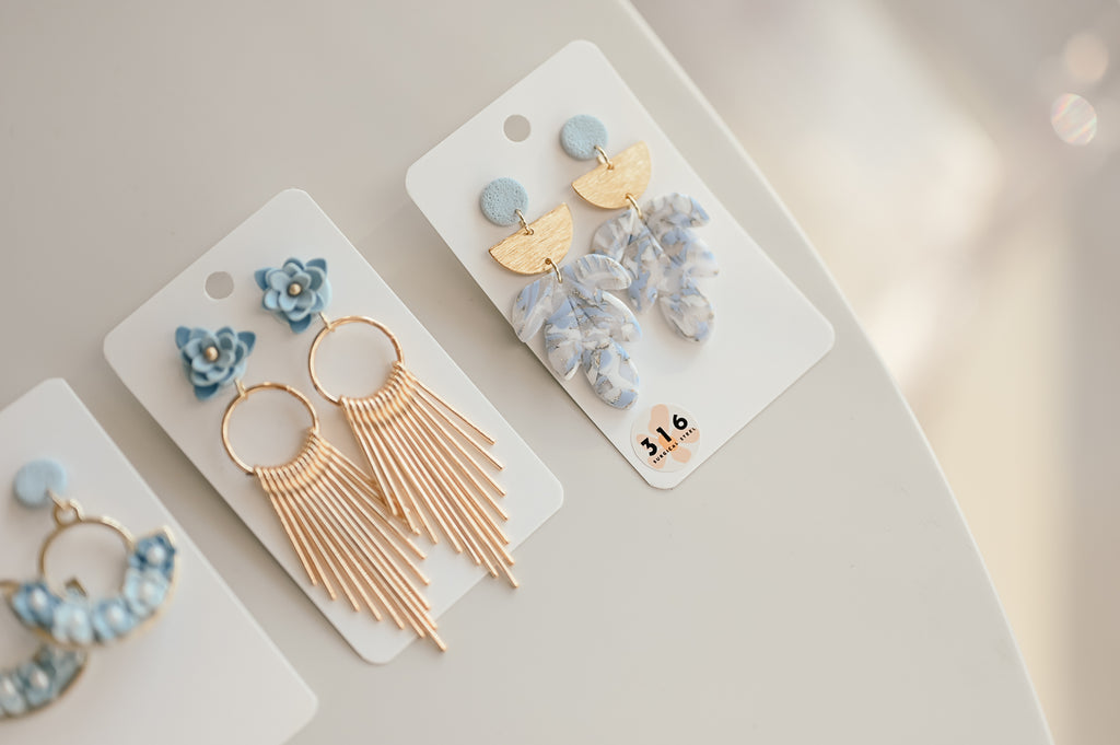J17 Dove Blue Floral Clay Earrings – Lightweight Bridal & Spring Statement Earrings