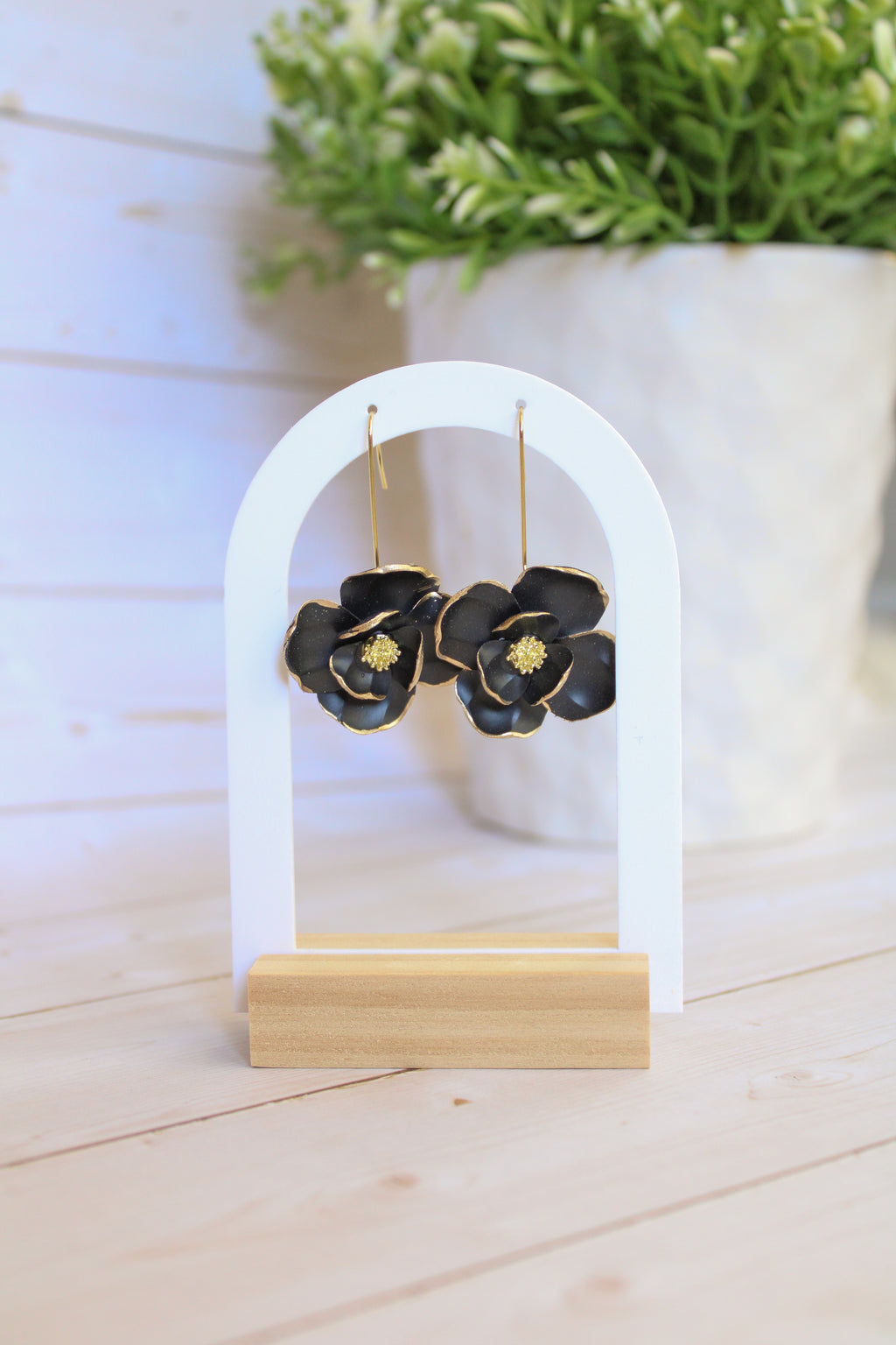 SUZY20 Everyday, Lightweight Floral Earrings, Handmade Polymer Clay Jewelry, Black & Gold