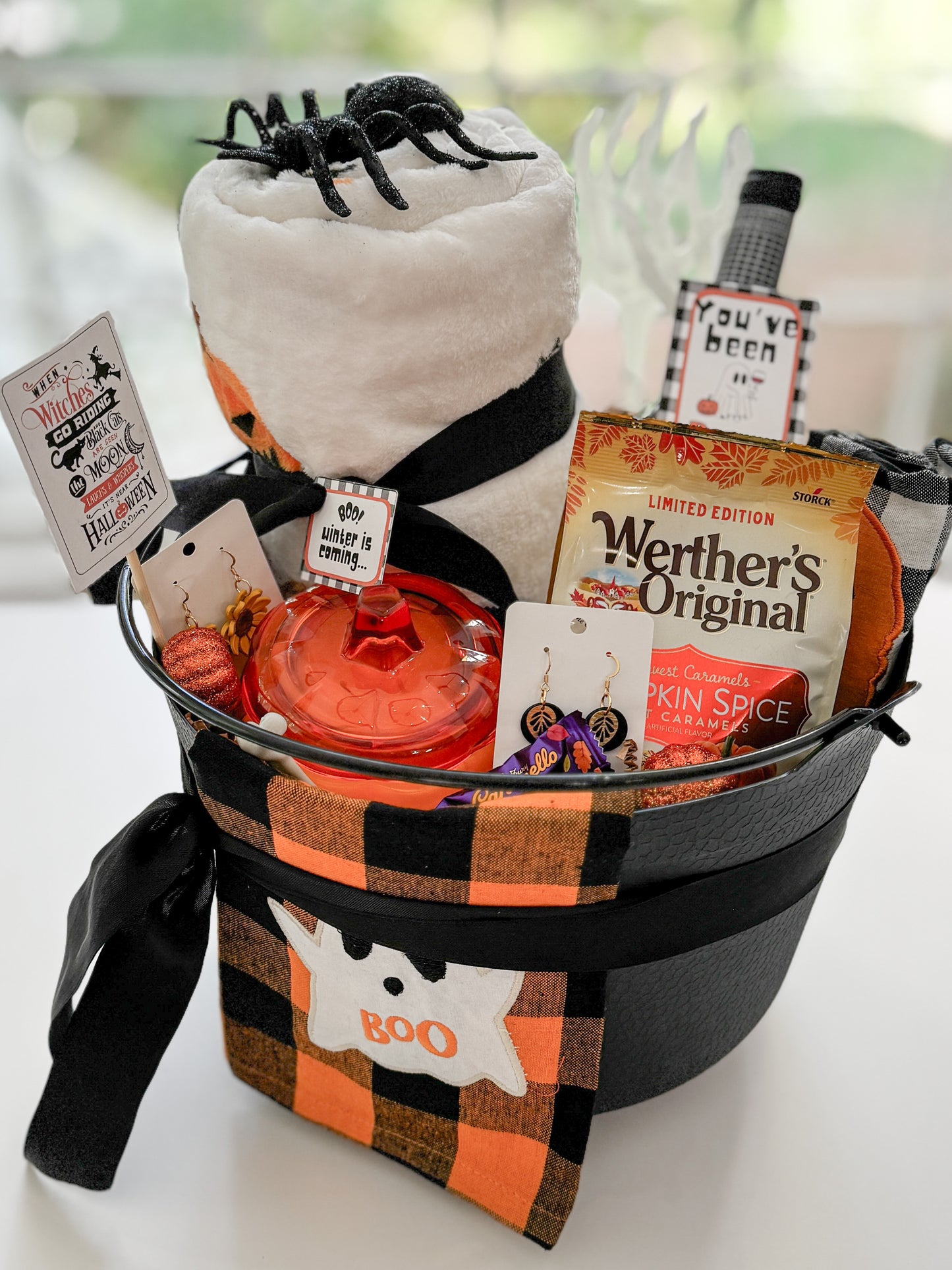 Large Boo-zy Basket