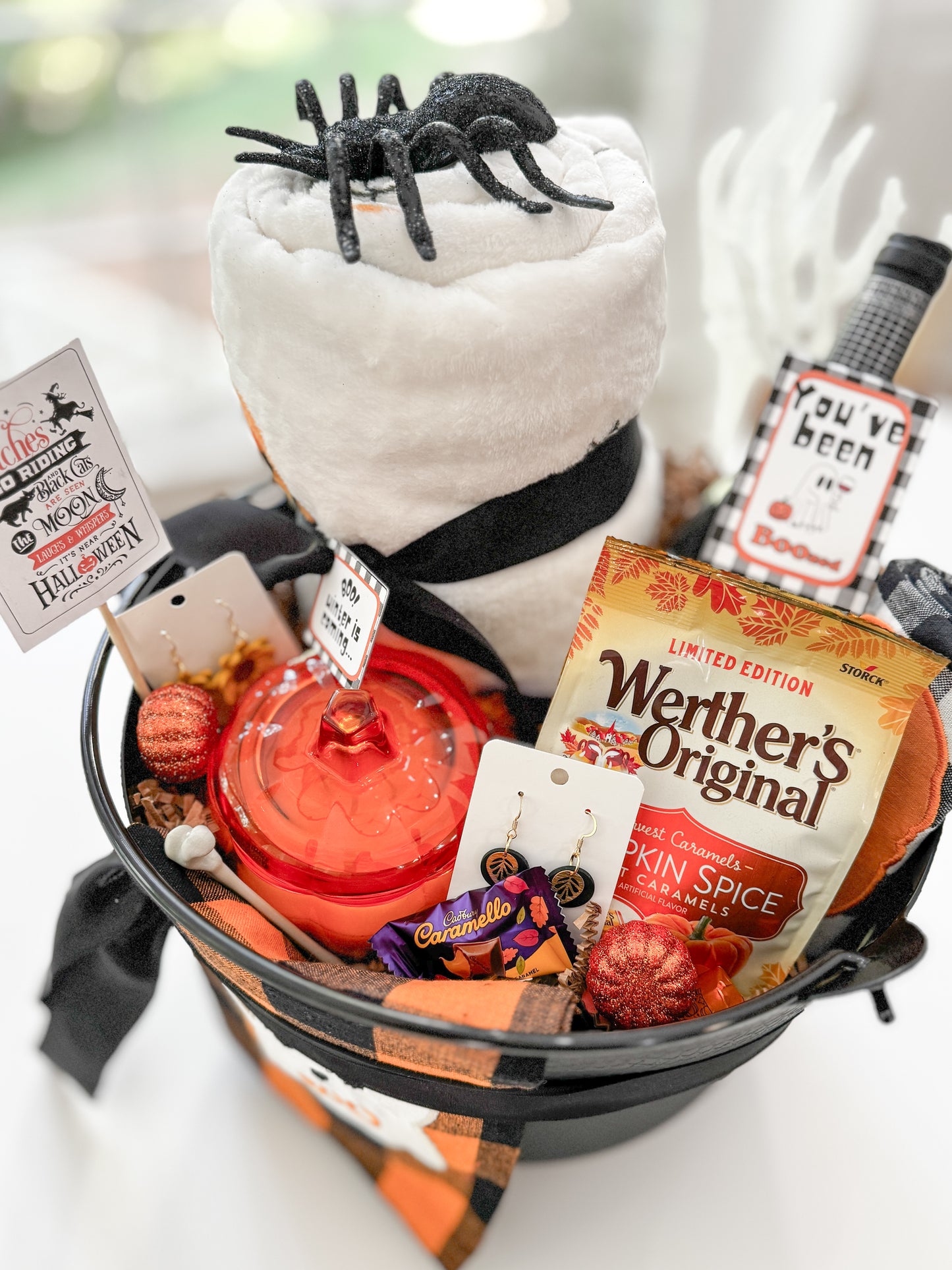 Large Boo-zy Basket
