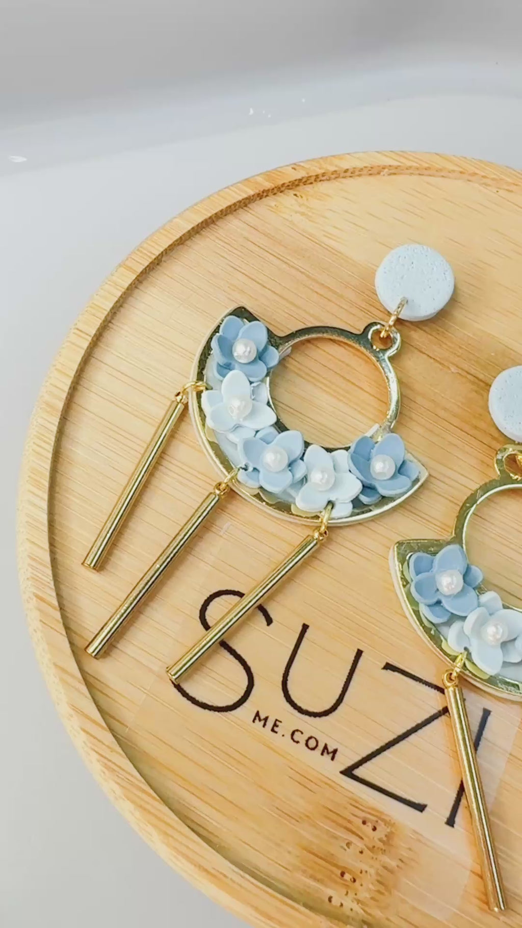 J14 Dove Blue Floral Clay Earrings – Lightweight Bridal & Spring Statement Earrings