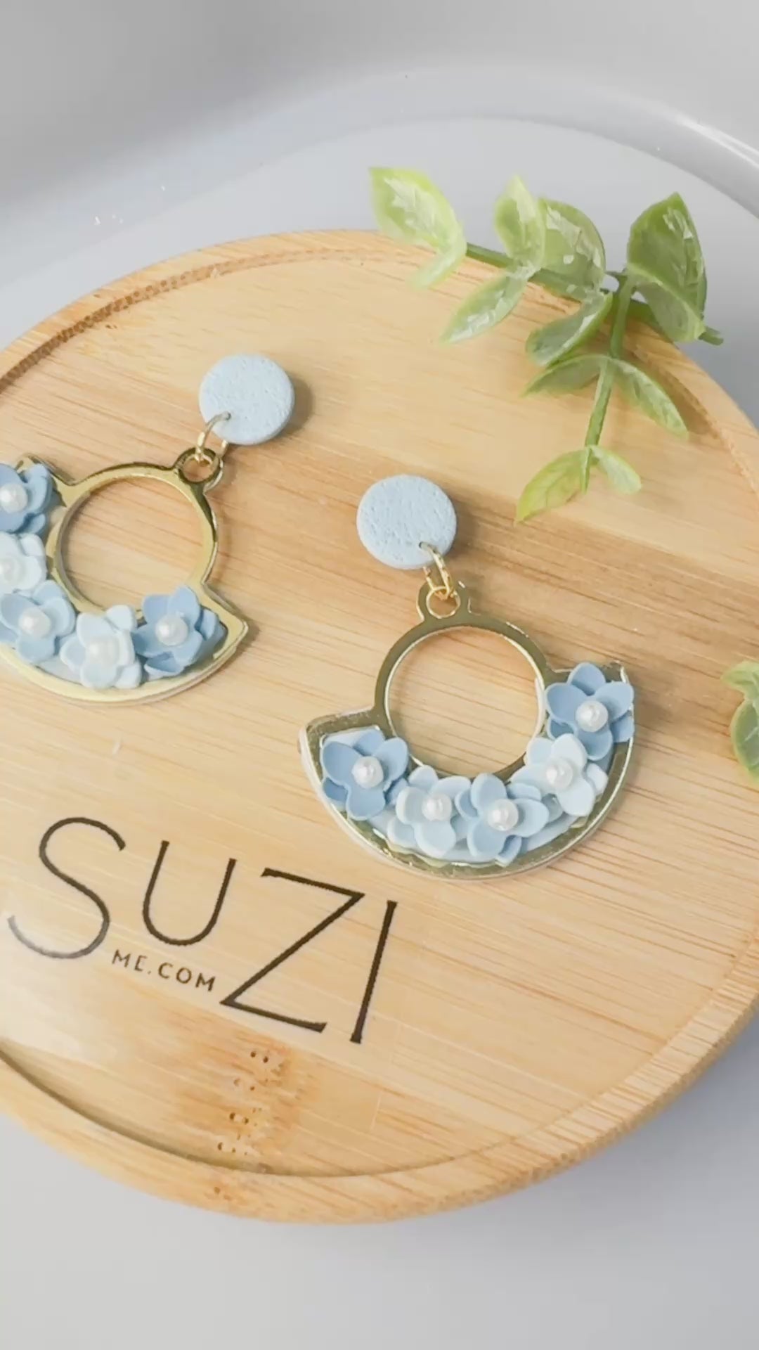J14 Dove Blue Floral Clay Earrings – Lightweight Bridal & Spring Statement Earrings